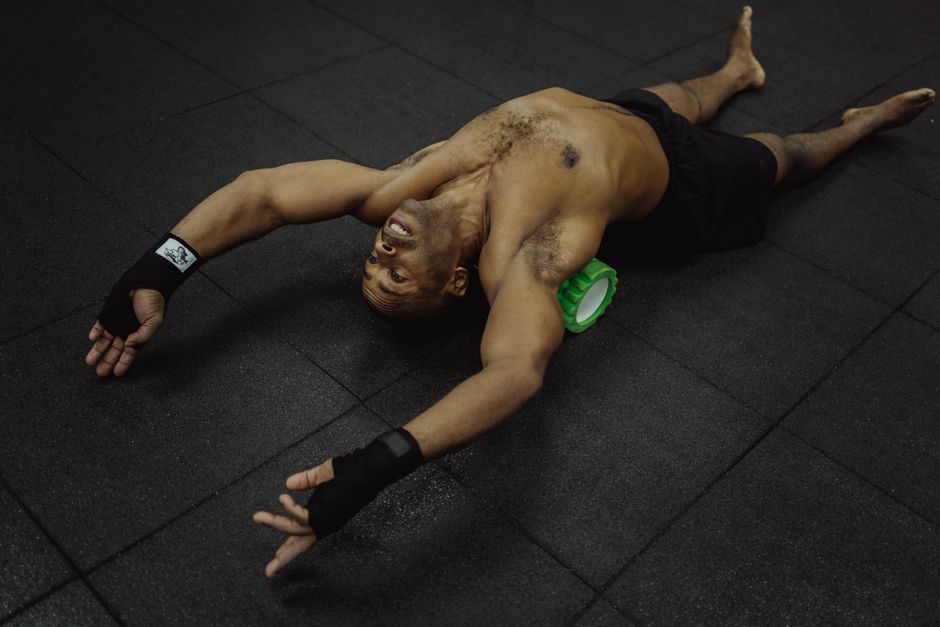 Foam Rolling vs Stretching: What the Evidence Says
